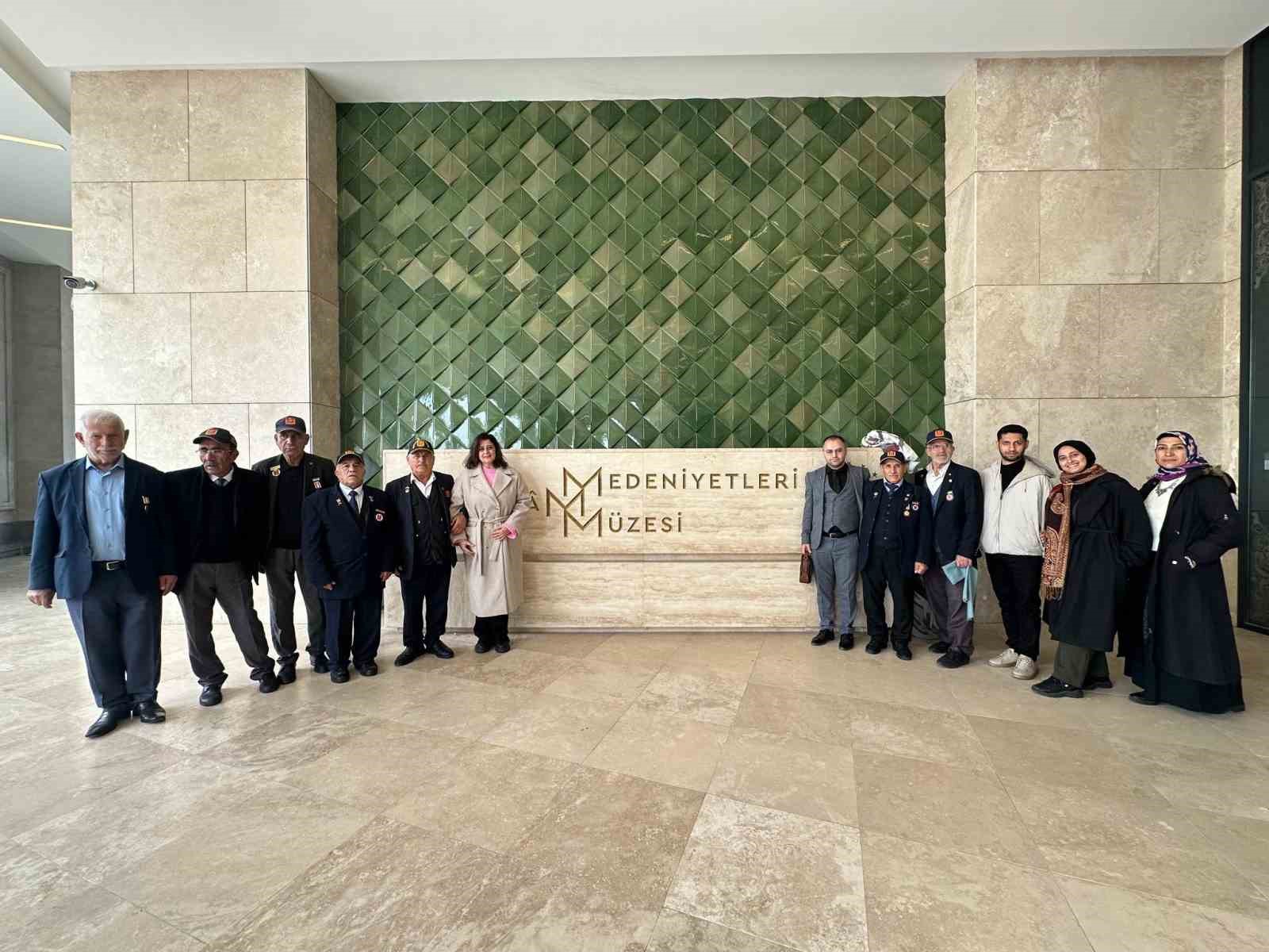 esenyurt belediyesinden gaziler ve sehit ailelerine anlamli gezi 4 cDwwAS19