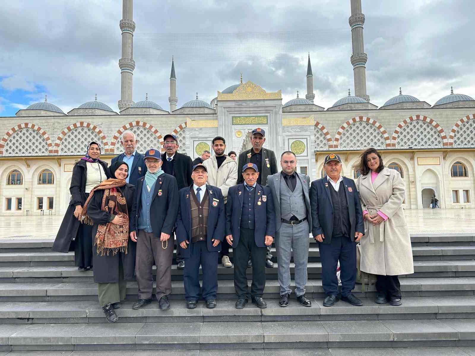 esenyurt belediyesinden gaziler ve sehit ailelerine anlamli gezi 5 eBnjwLFr