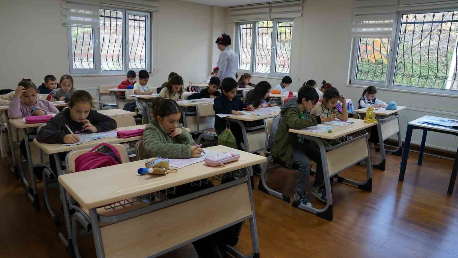 Esenyurt Belediyesi’nden paket ders sistemiyle 6 bin 396 öğrenciye destek 5 esenyurt belediyesinden paket ders sistemiyle 6 bin 396 ogrenciye destek 1 d2132siT