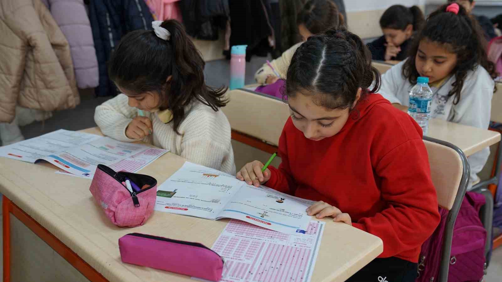 Esenyurt Belediyesi’nden paket ders sistemiyle 6 bin 396 öğrenciye destek 6 esenyurt belediyesinden paket ders sistemiyle 6 bin 396 ogrenciye destek 2 OOdiw8Jm