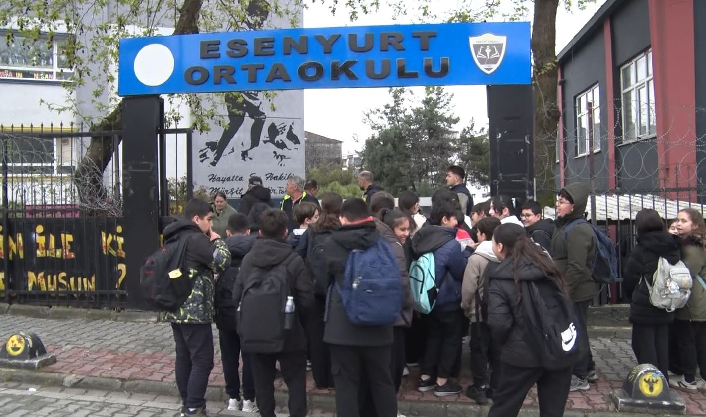 Esenyurt Ortaokulu’nda 6 yıldır uygulanan kartlı turnike sistemi velilere güven veriyor 5 esenyurt ortaokulunda 6 yildir uygulanan kartli turnike sistemi velilere guven veriyor 1 L9TdIFly
