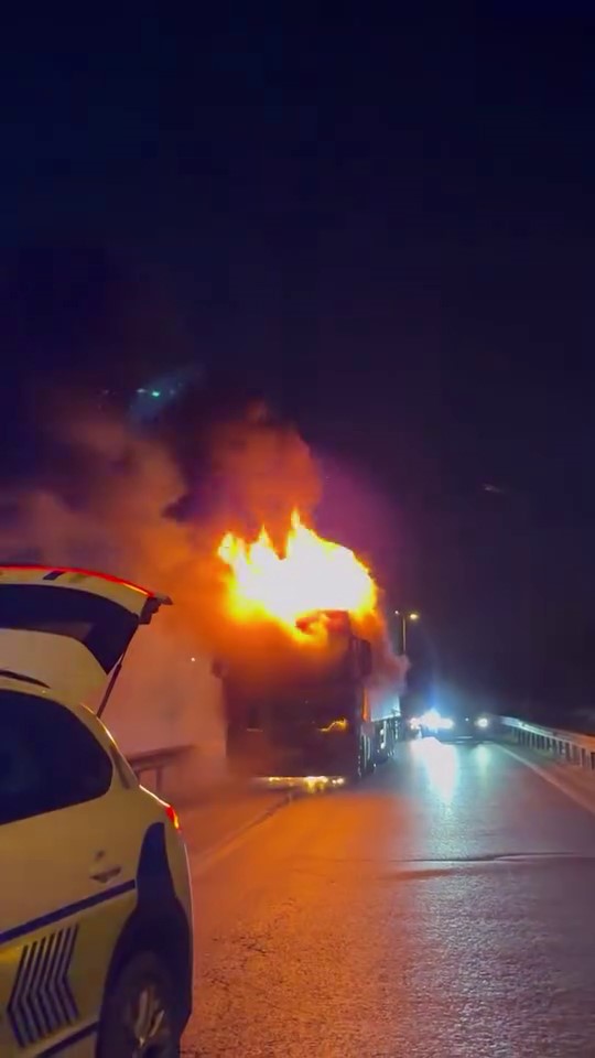 esenyurt temde tir alevlere teslim oldu 1