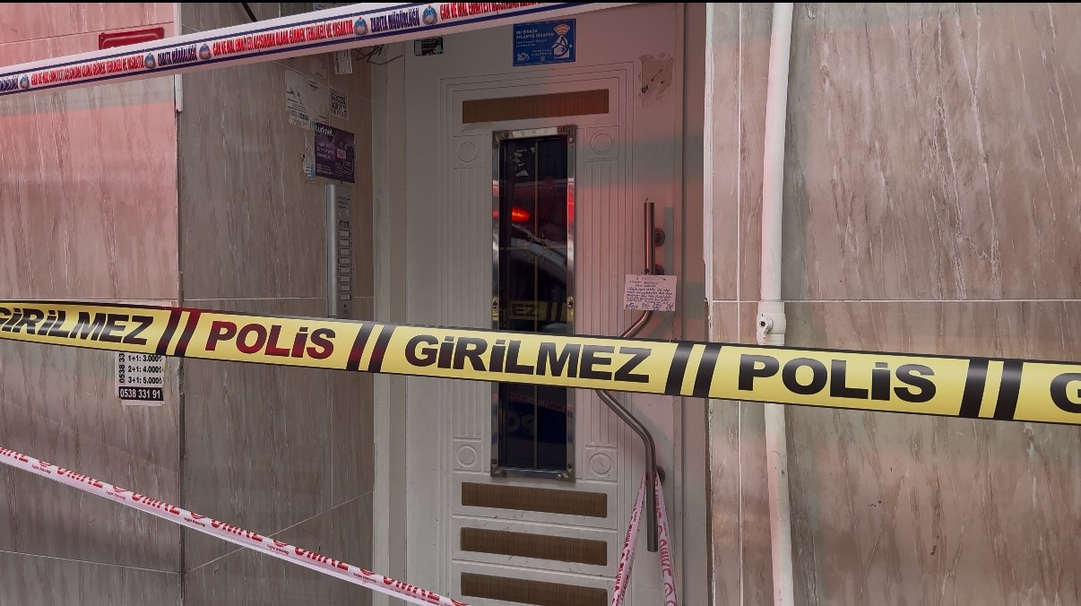 Esenyur’ta 7 kişi böcek ilacından zehirlendi, mahalleli olayı anlattı 4 esenyurta 7 kisi bocek ilacindan zehirlendi mahalleli olayi anlatti 0 QsJDXMHG