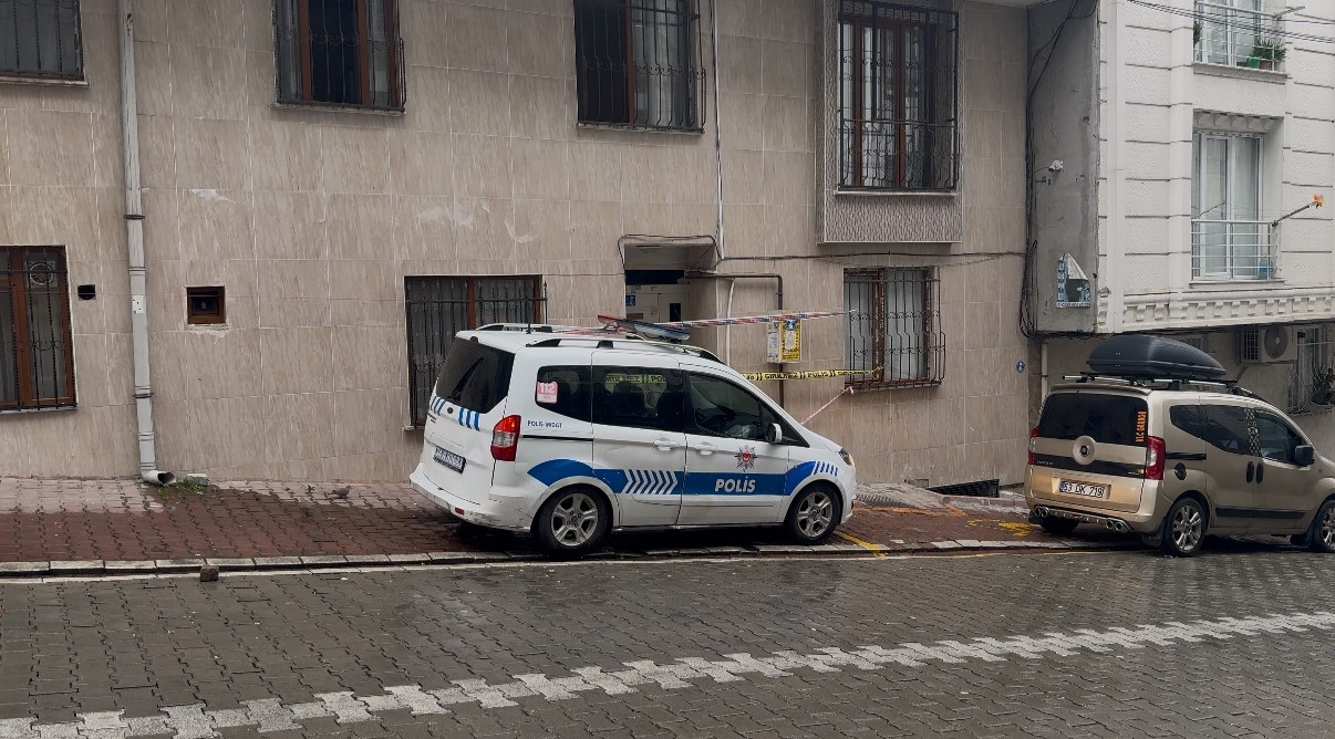 Esenyur’ta 7 kişi böcek ilacından zehirlendi, mahalleli olayı anlattı 5 esenyurta 7 kisi bocek ilacindan zehirlendi mahalleli olayi anlatti 1 iVJZ1pDg