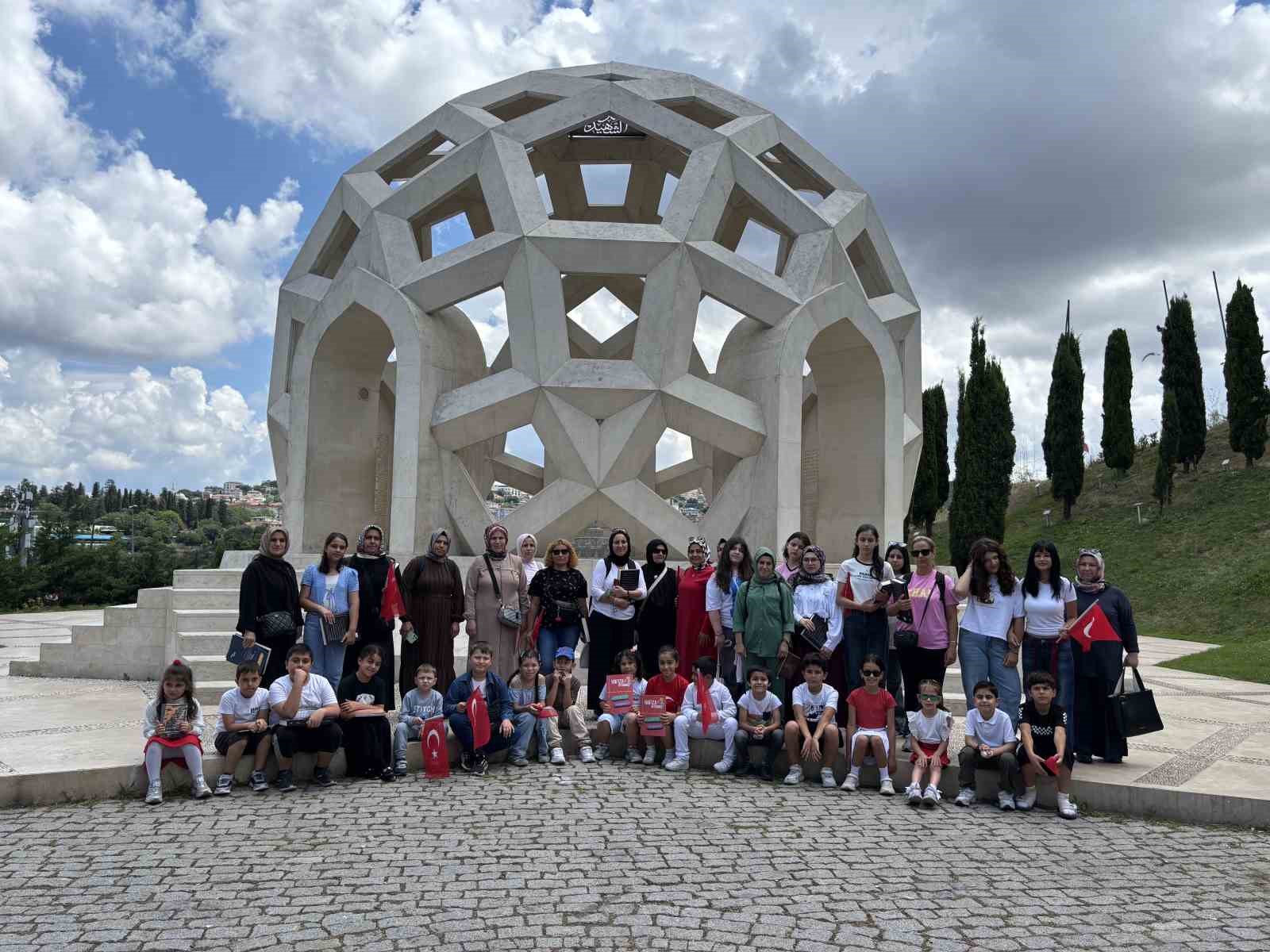 esenyurtlu ailelerden 15 temmuz sehitlerine vefa ziyareti 2
