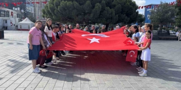 esenyurtlu-ailelerden-15-temmuz-sehitlerine-vefa-ziyareti-NDq2ZFcP.jpg