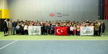 esenyurtlu-ogrenciler-avrupanin-en-buyuk-tenis-akademilerinden-birini-ziyaret-etti-VNsyla5T.jpg