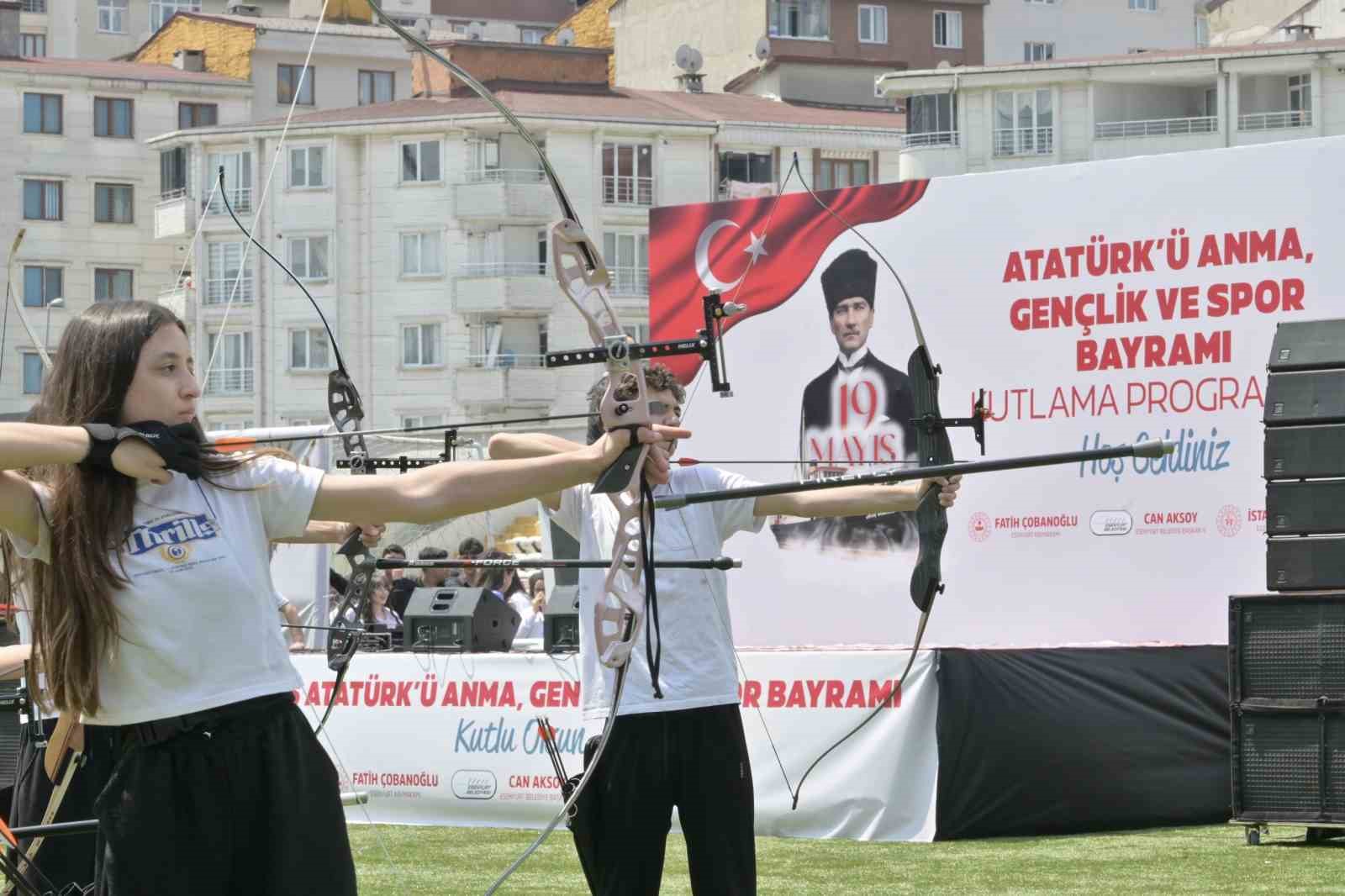 esenyurtta 19 mayis ataturku anma genclik ve spor bayrami coskuyla kutlandi 0 sjBDkb9B