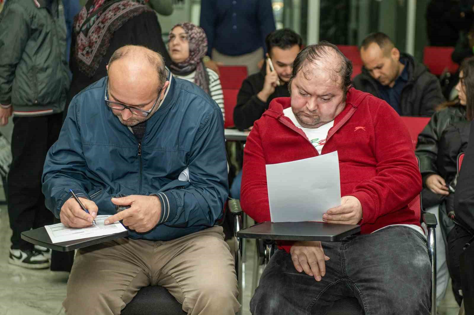 esenyurtta 3 aralik dunya engelliler gununde istihdam koprusu 20 firma yuzlerce umut 1 1qjKqEpy