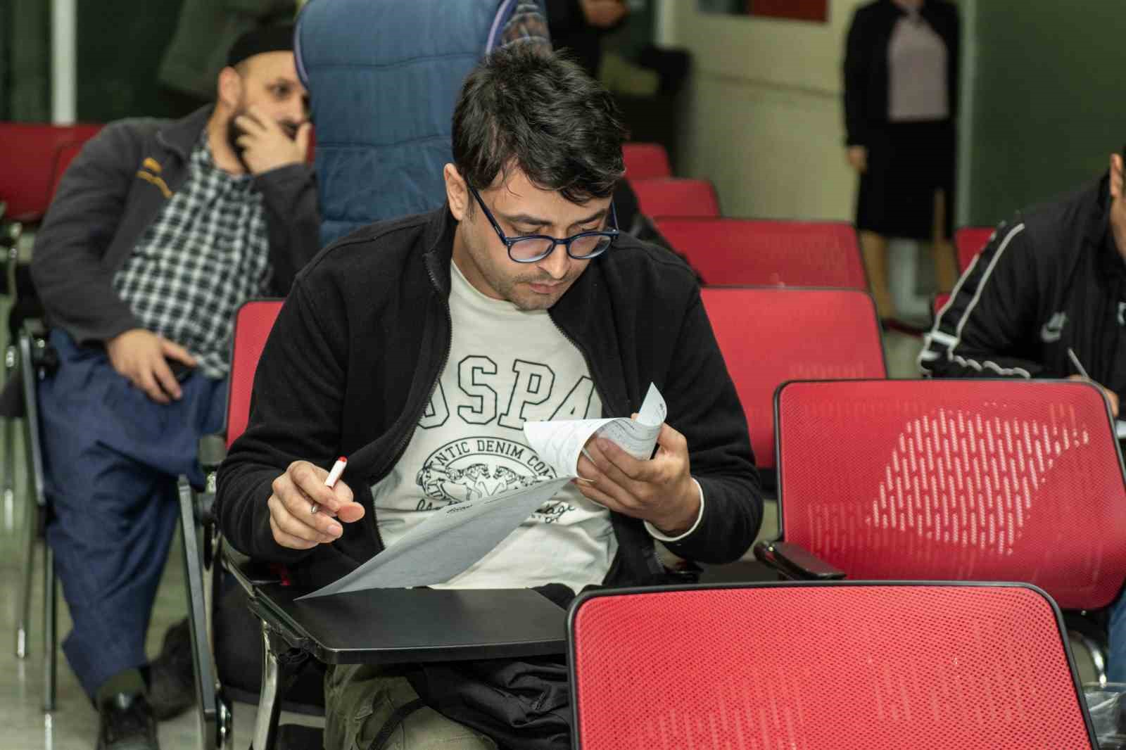 esenyurtta 3 aralik dunya engelliler gununde istihdam koprusu 20 firma yuzlerce umut 3 ChZ3mUFa