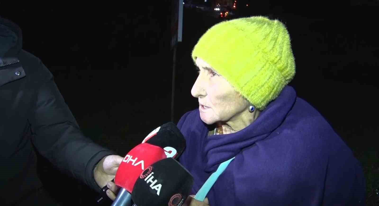 Esenyurt’ta 4 kişinin öldüğü kazaya ilişkin konuşan vatandaş: "İlk defa böyle bir kaza oldu" 5 esenyurtta 4 kisinin oldugu kazaya iliskin konusan vatandas ilk defa boyle bir kaza oldu WBt4y7De