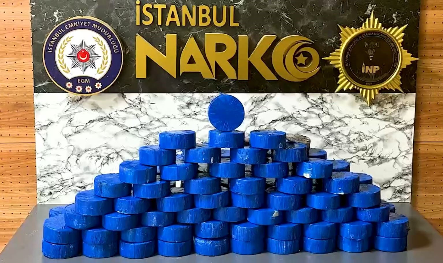 Esenyurt’ta ağır tonajlı aracın jantından 54 kilo uyuşturucu çıktı 5 esenyurtta agir tonajli aracin jantindan 54 kilo uyusturucu cikti 1