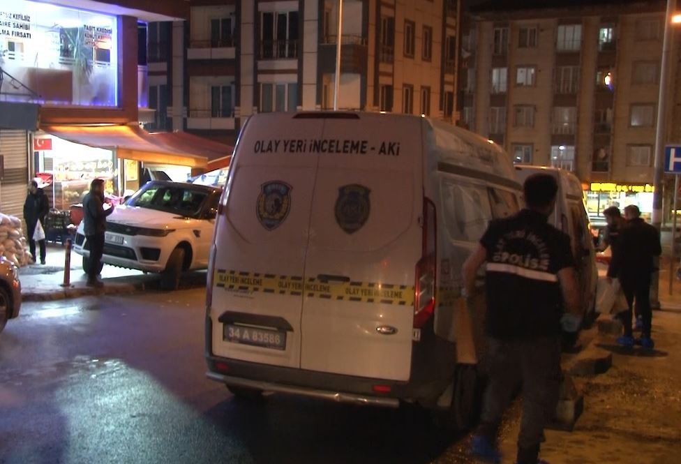 esenyurtta alacak verecek kavgasinda silahlar ve bicaklar konustu 8 yarali 1 dFbrqi9v