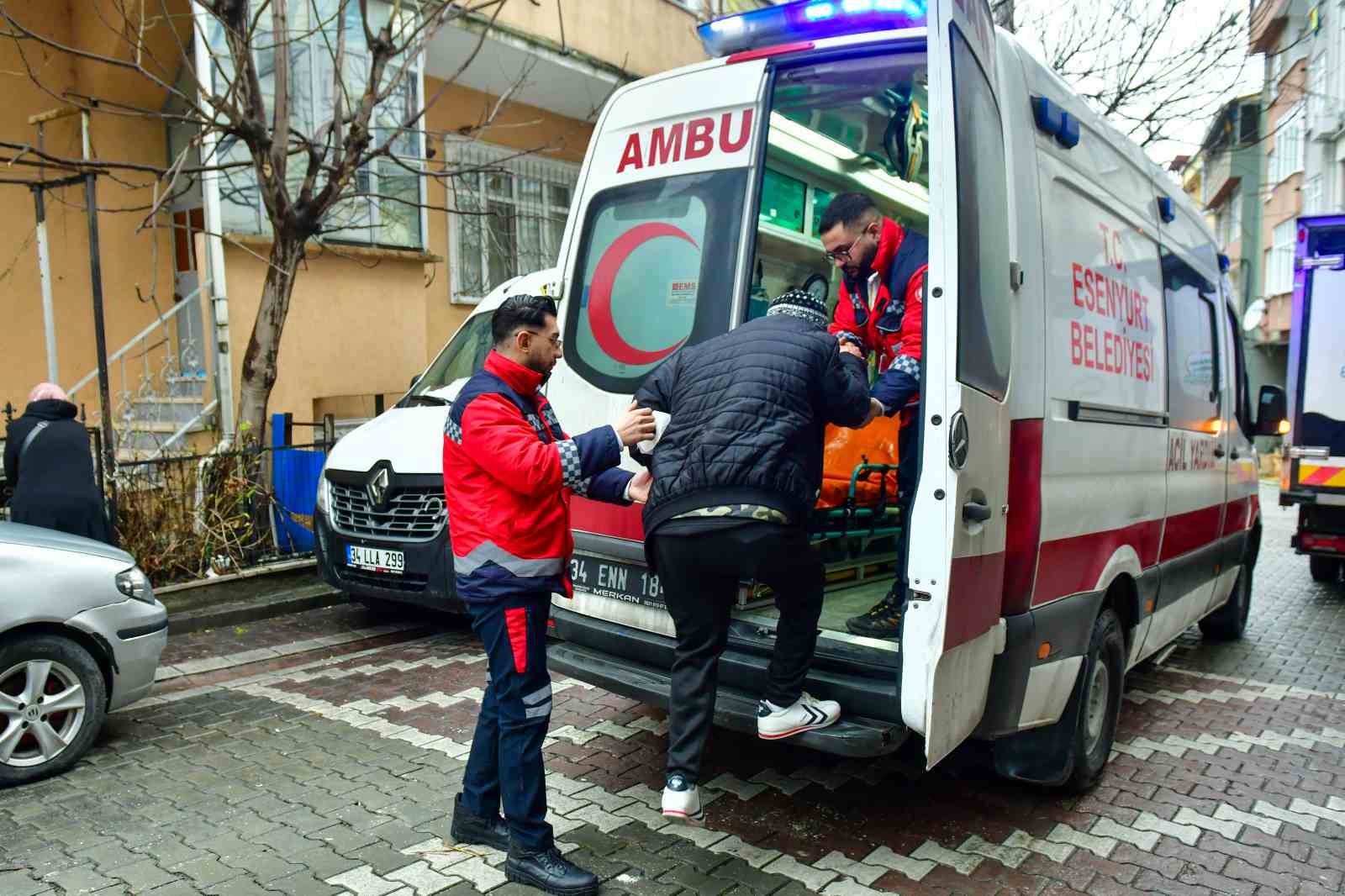Esenyurt’ta ambulansla hasta nakil hizmeti aralıksız sürüyor 4 esenyurtta ambulansla hasta nakil hizmeti araliksiz suruyor 0 VnPVeUPh