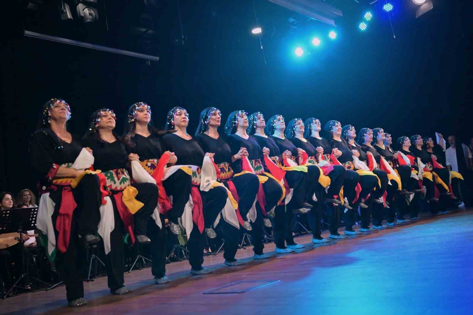 esenyurtta anadolunun kultur motifleri gecesi yogun ilgi gordu 5 SBEQG473