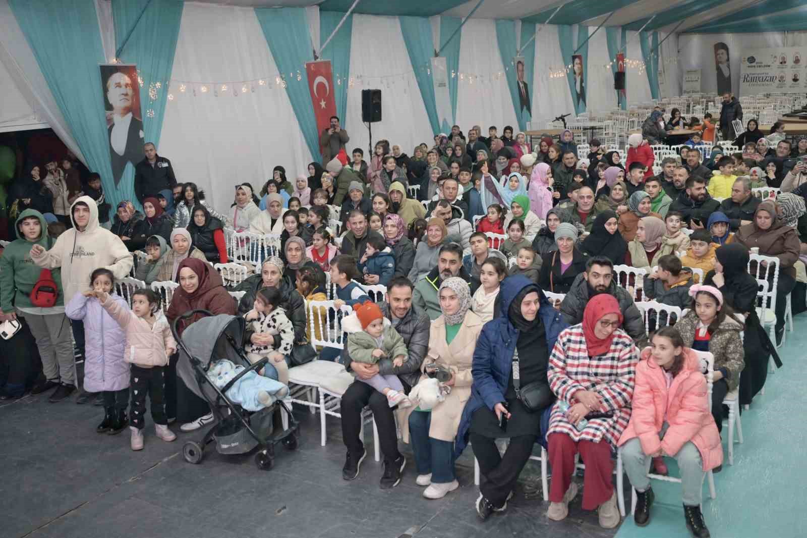 esenyurtta baskan vekili can aksoy ilk iftarini sehit ailesiyle acti 9 6Kl6F6SP