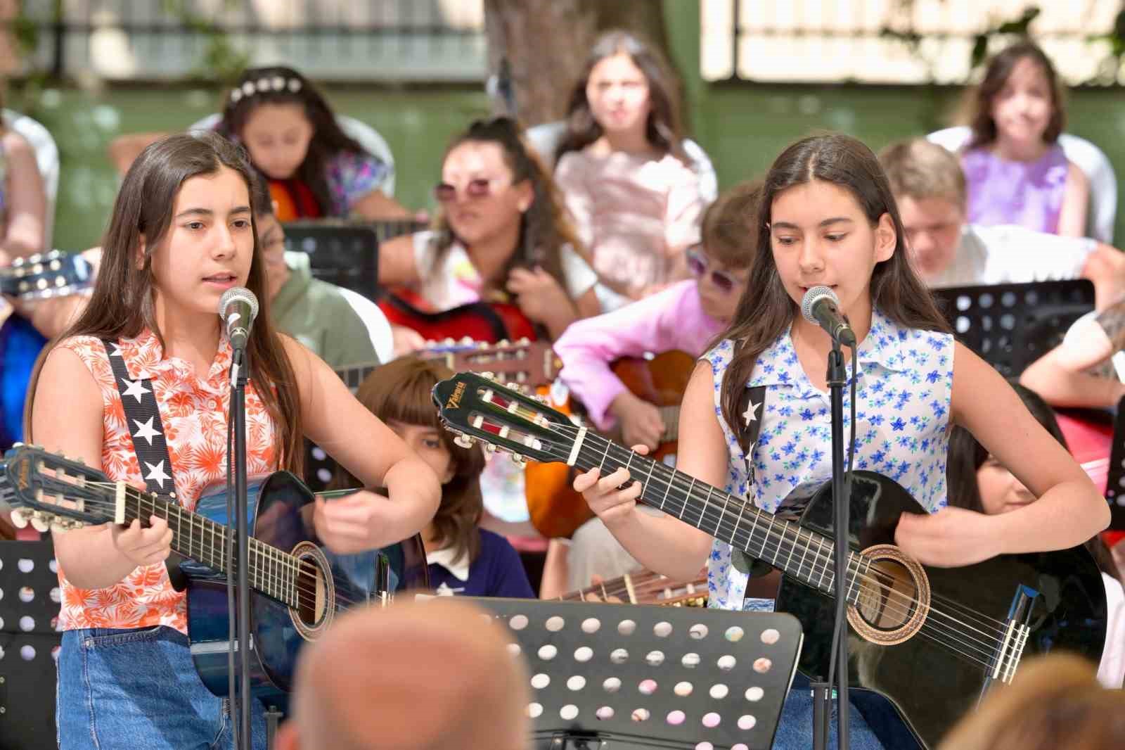 esenyurtta belediye kurslari meyvesini verdi kursiyerlerden unutulmaz konser 1 lhkNFOWJ