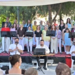 esenyurtta-belediye-kurslari-meyvesini-verdi-kursiyerlerden-unutulmaz-konser-9Fbrpj3P.jpg