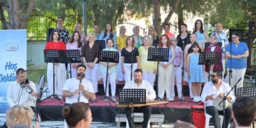 esenyurtta-belediye-kurslari-meyvesini-verdi-kursiyerlerden-unutulmaz-konser-9Fbrpj3P.jpg