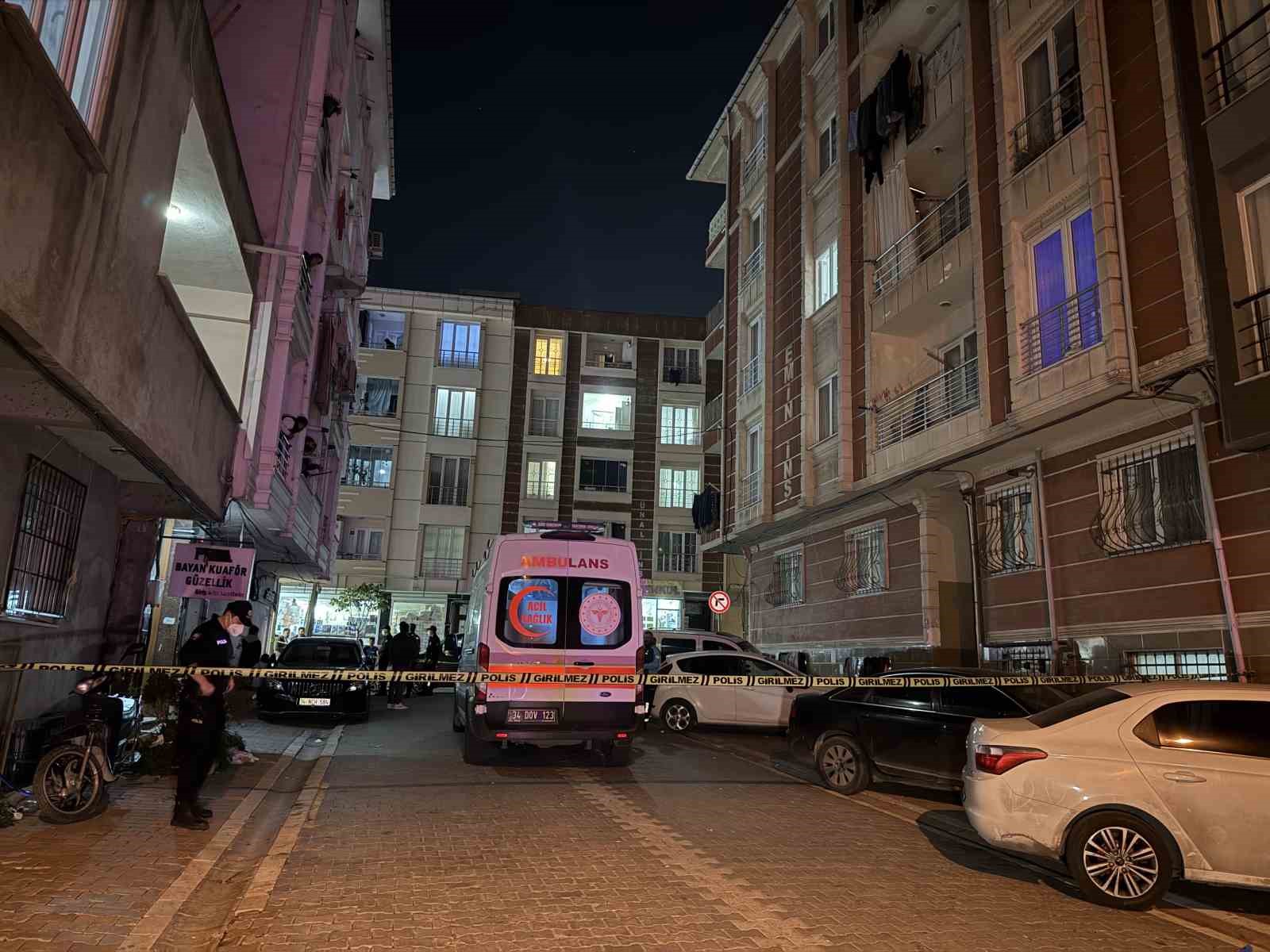 esenyurtta binada yapilan ilaclama nedeniyle biri bebek 4 kisi hastanelik oldu 0