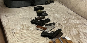esenyurtta-bir-eve-duzenlenen-operasyonda-uyusturucu-ve-el-bombasi-ele-gecirdi-DI2jDtWJ.jpg