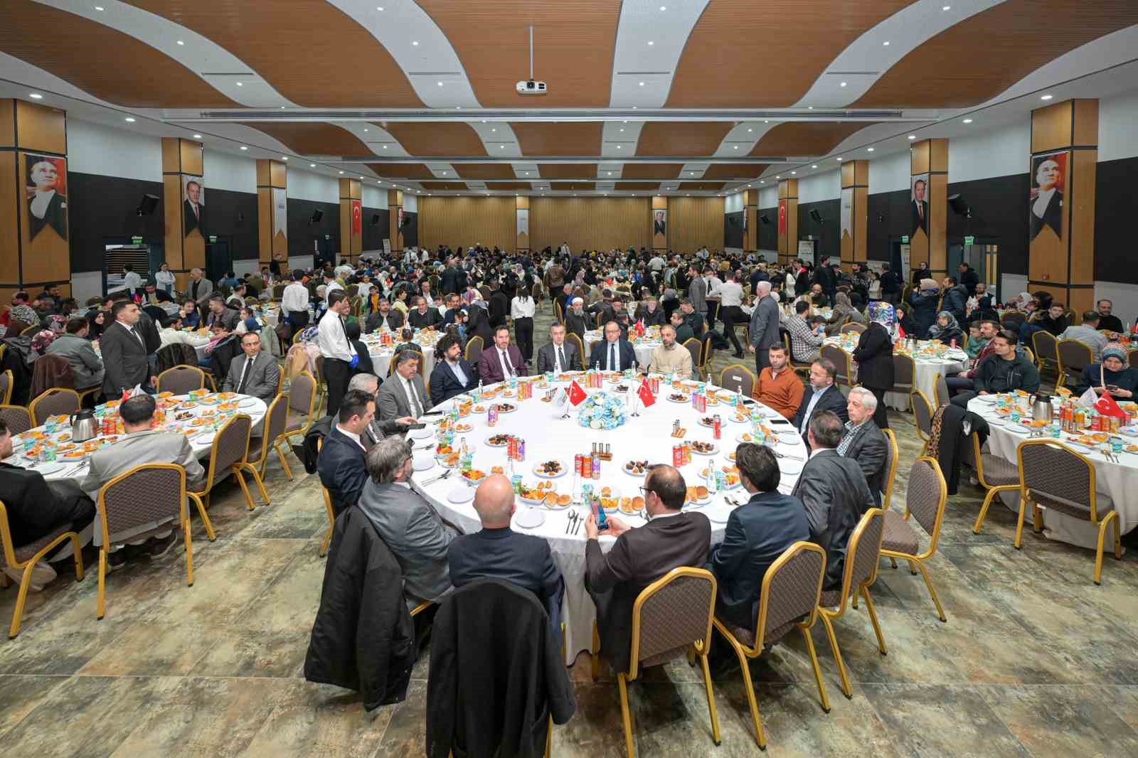 esenyurtta din gorevlileriyle manevi iftar bulusmasi 0 84wSwO4j