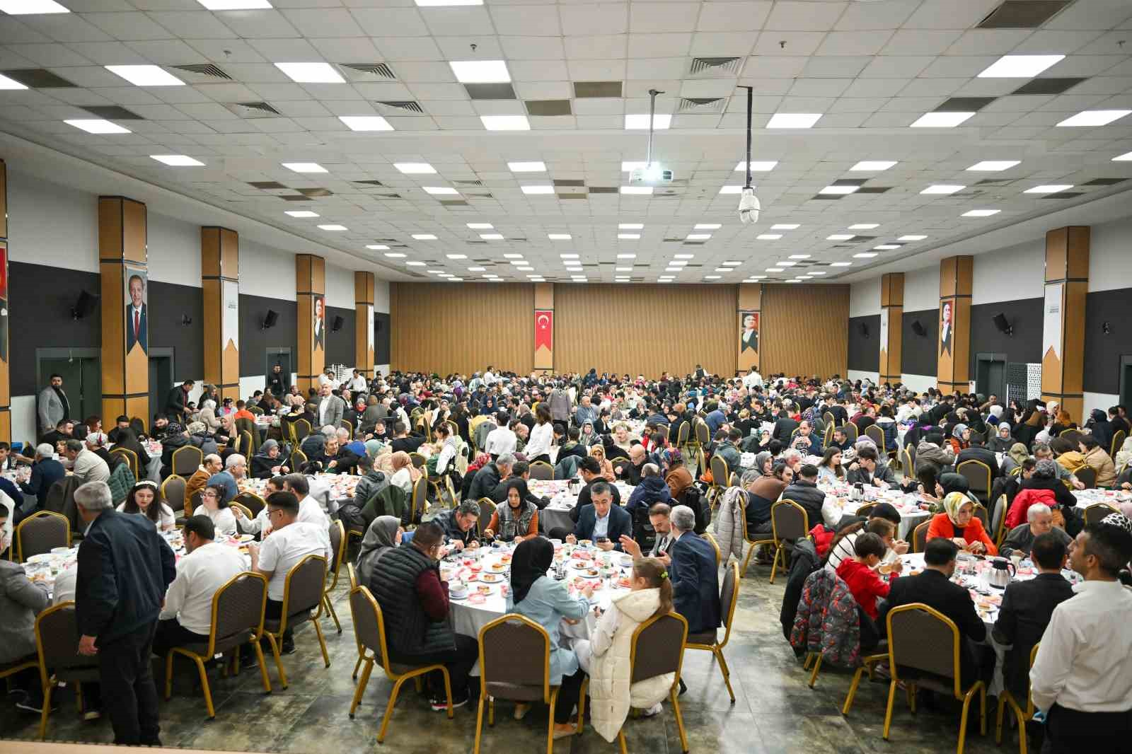 esenyurtta dolu dolu ramazan ayi 2 AkWcLT5M