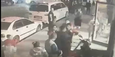 esenyurtta-engelli-adama-bicakli-saldiri-kamerada-LVkMbIKS.jpg