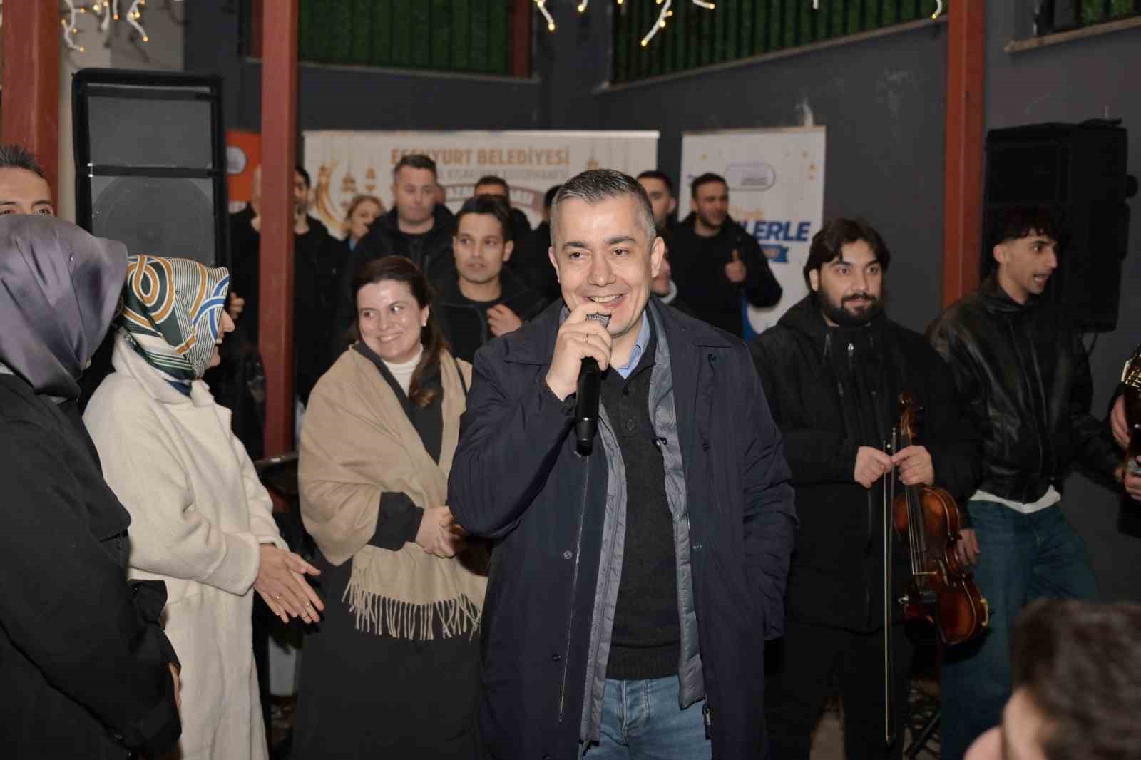 esenyurtta genclerle iftar bulusmasi 5 YVJz9adl