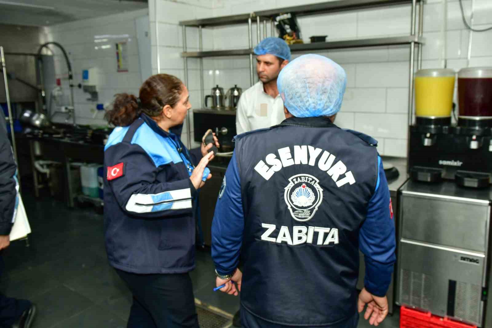 esenyurtta hijyen alarmi sagliksiz sartlarda uretim yapan restorana en ust sinirdan ceza 4 3XL8yFPq