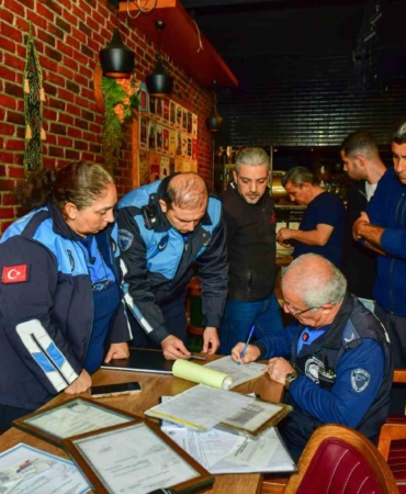 esenyurtta-hijyen-alarmi-sagliksiz-sartlarda-uretim-yapan-restorana-en-ust-sinirdan-ceza-tMOIhckY.jpg