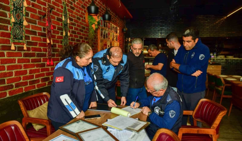 esenyurtta-hijyen-alarmi-sagliksiz-sartlarda-uretim-yapan-restorana-en-ust-sinirdan-ceza-tMOIhckY.jpg