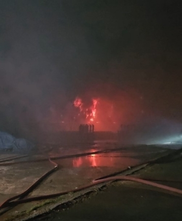 esenyurtta-hirdavat-fabrikasinda-baslayan-yangin-genis-alana-sicradi-K5UtRKui.jpg