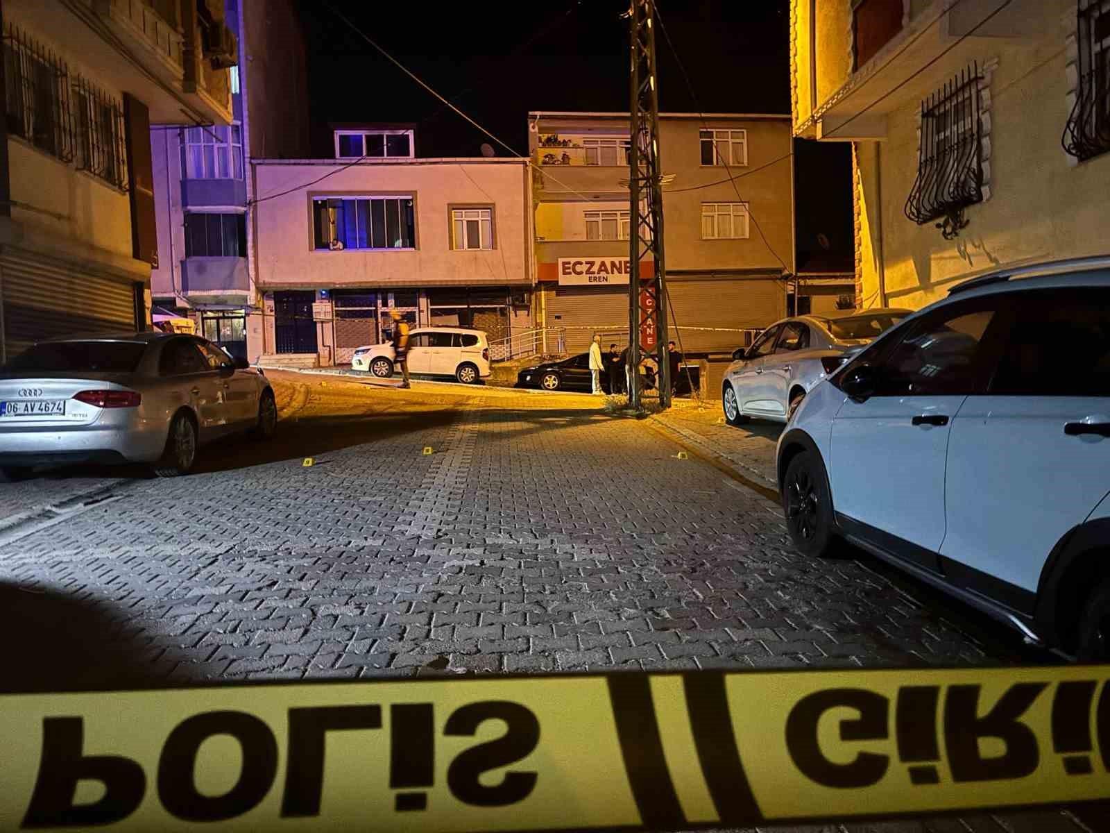 Esenyurt’ta iki grup arasında silahlı çatışma kamerada 6 esenyurtta iki grup arasinda silahli catisma kamerada 2 BDanWtIZ