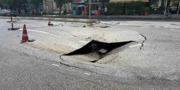 esenyurtta-iskinin-boru-hatti-patladi-yol-coktu-cadde-gole-dondu-51QJrIZM.jpg