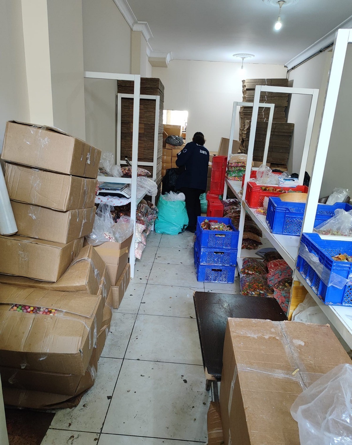 esenyurtta kacak sekerleme atolyesine baskin 9 ton 400 kilo urun imha edildi 1 kpRHlGge