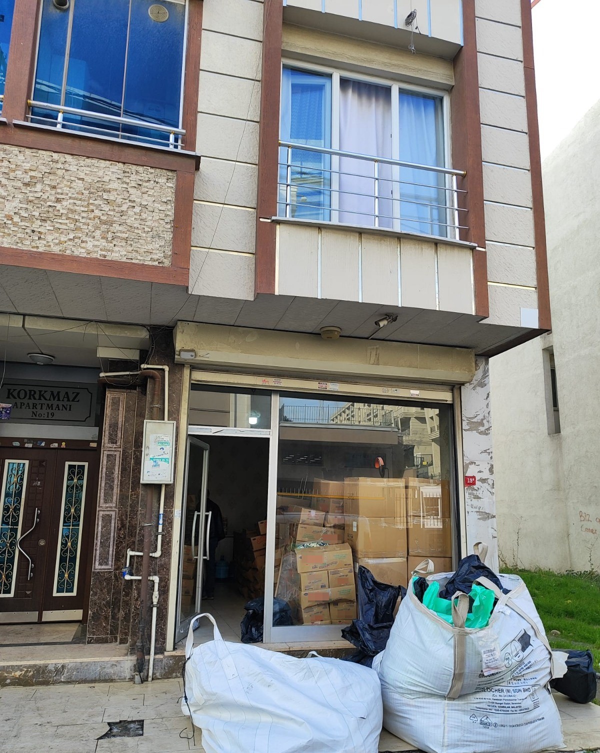 esenyurtta kacak sekerleme atolyesine baskin 9 ton 400 kilo urun imha edildi 2 glJ3mibe