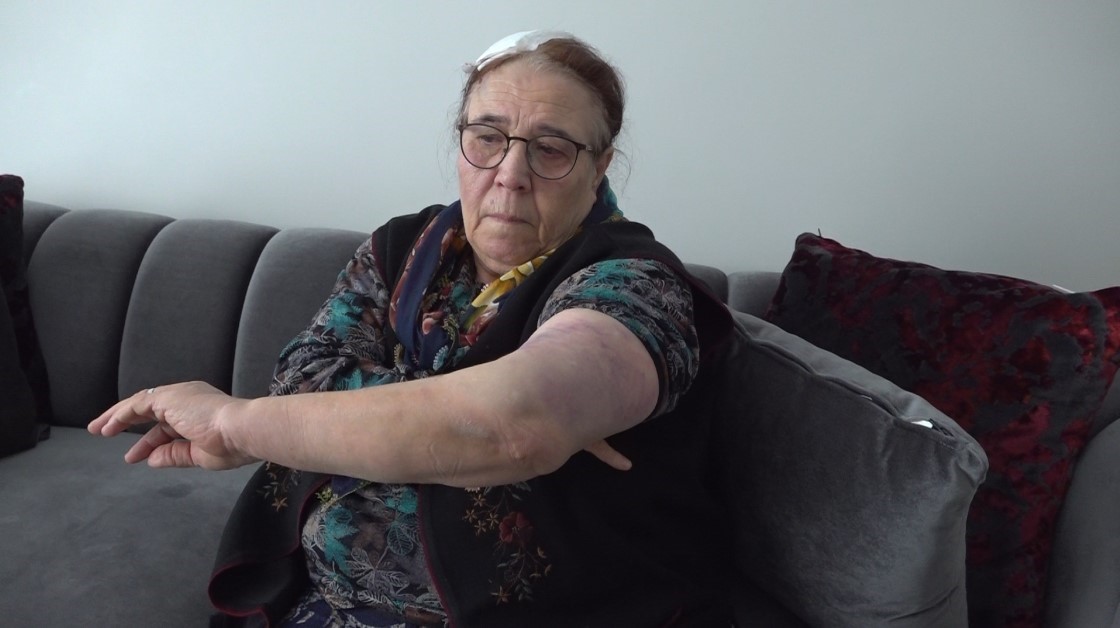 esenyurtta komsu dehseti genc adam yasli cifti sopayla darp etti 1 T2s2mfeu