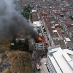 esenyurtta-korkutan-cati-yangini-4-binanin-catisina-sicradi-rIrmNkwS.jpg