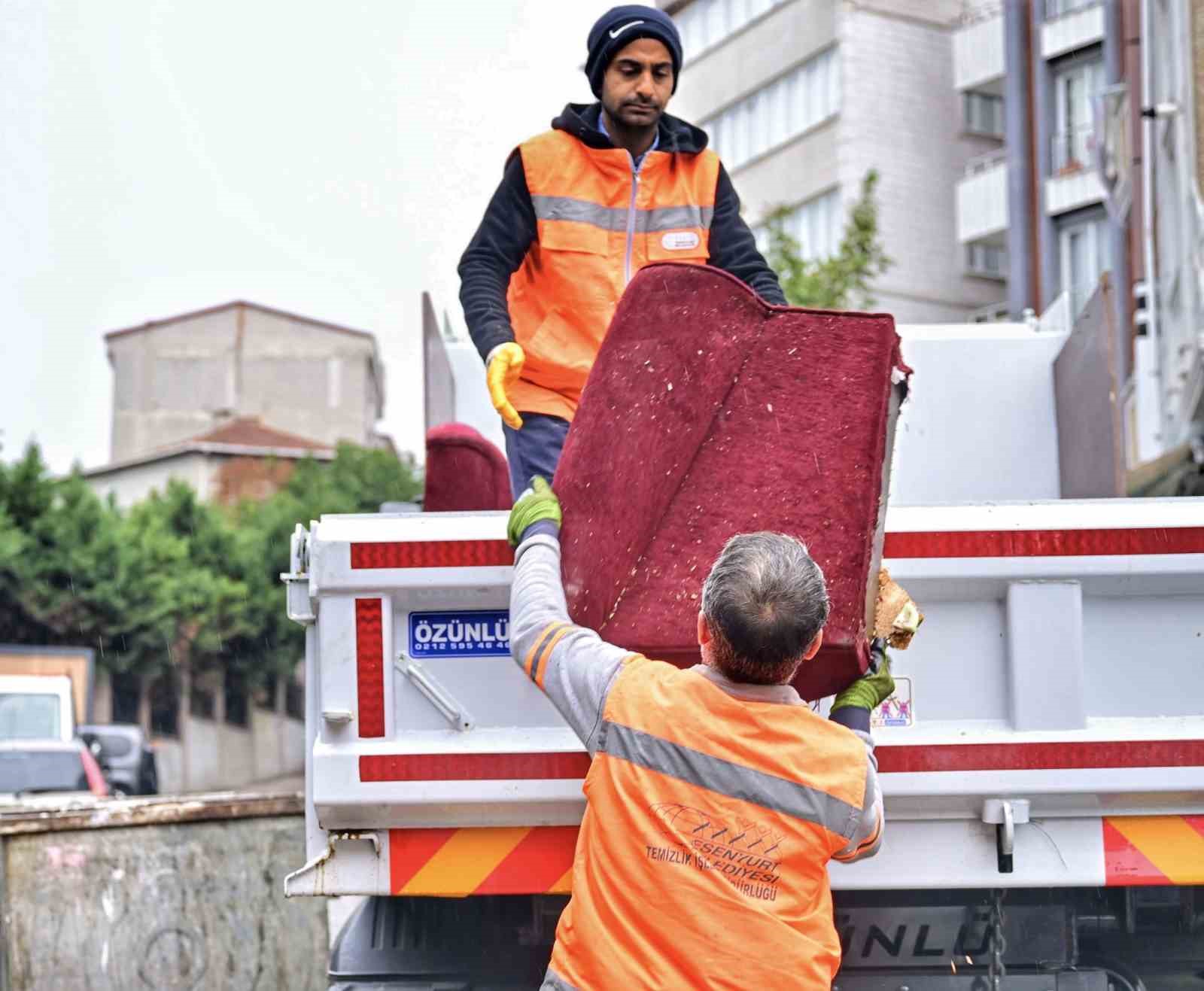 esenyurtta kullanilmis ev esyalari dogaya zarar vermeden bertaraf ediliyor 3 rtbsf7kh