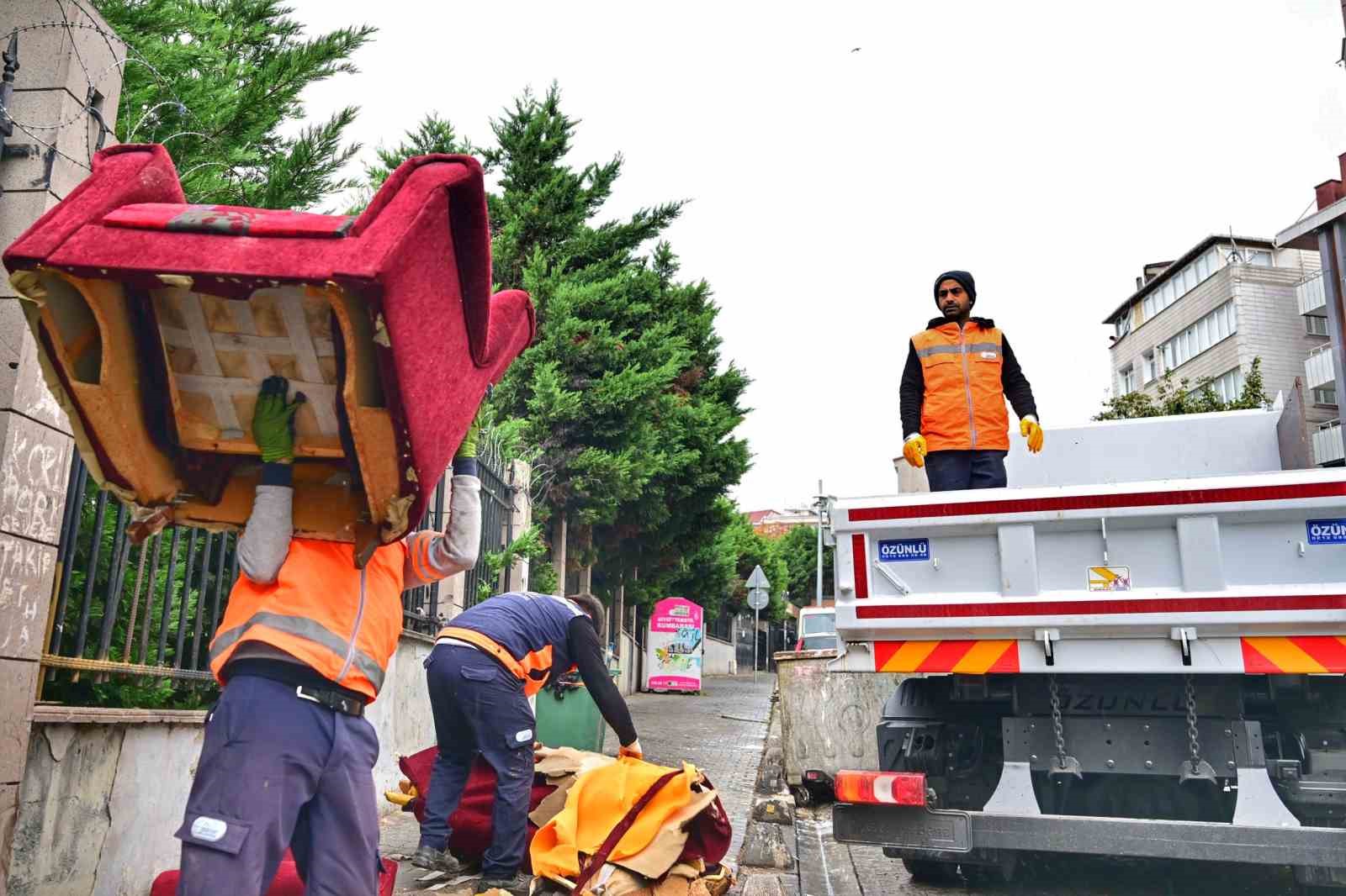 esenyurtta kullanilmis ev esyalari dogaya zarar vermeden bertaraf ediliyor 4 Ala78SgL