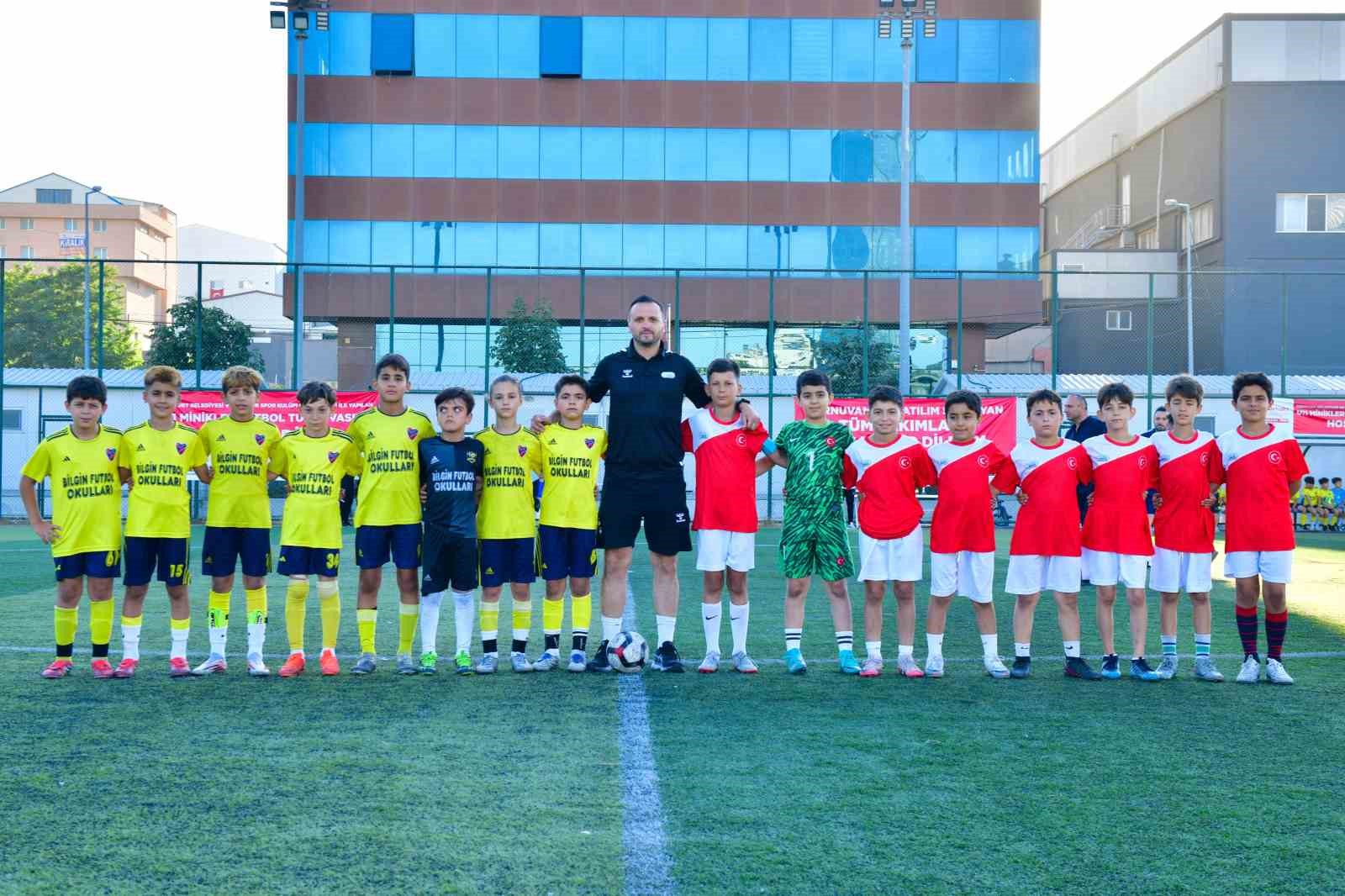 Esenyurt’ta minik kramponlardan büyük final 4 esenyurtta minik kramponlardan buyuk final 0 nVNFUUeJ