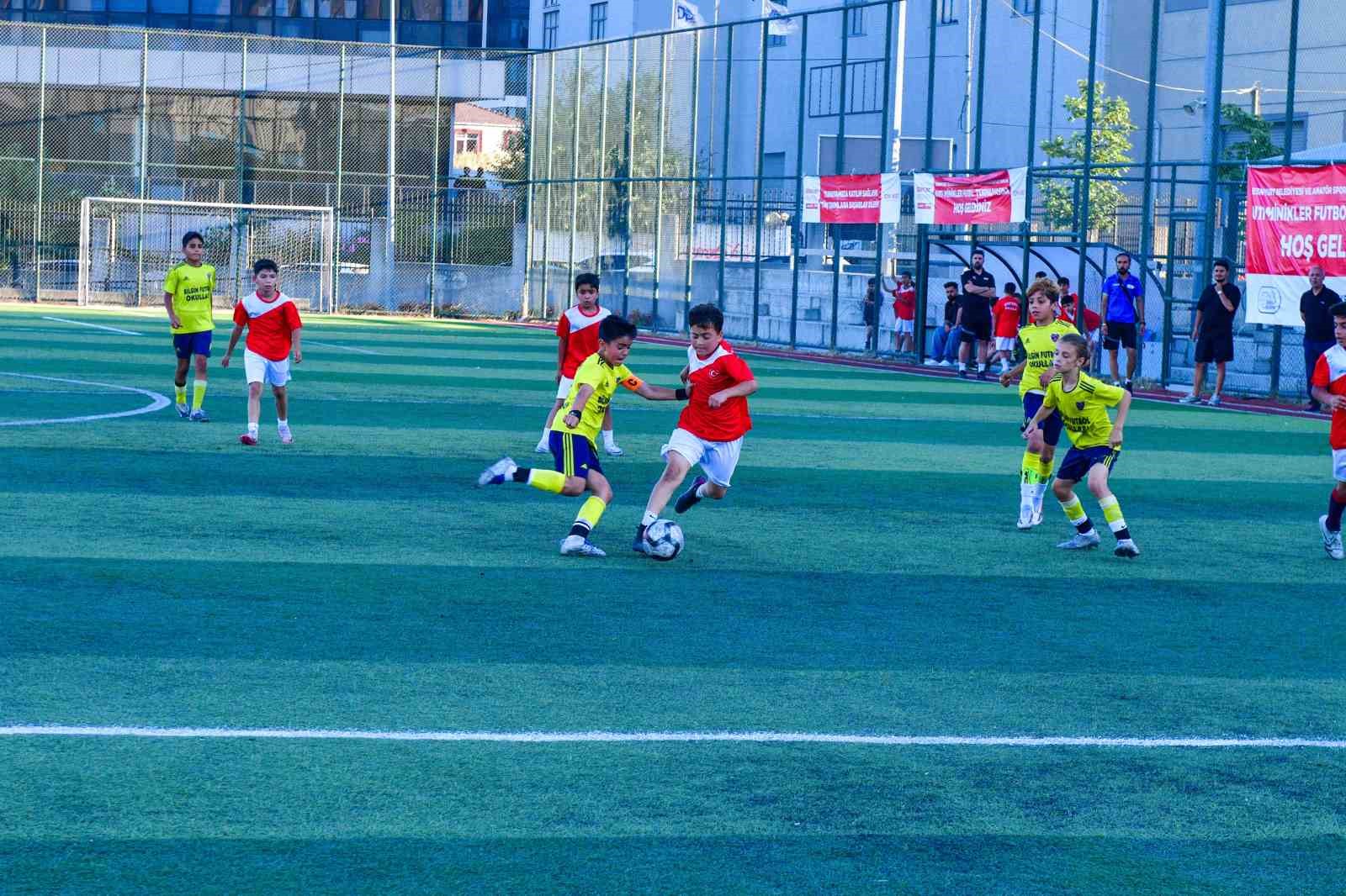 Esenyurt’ta minik kramponlardan büyük final 6 esenyurtta minik kramponlardan buyuk final 2 RYQphL97