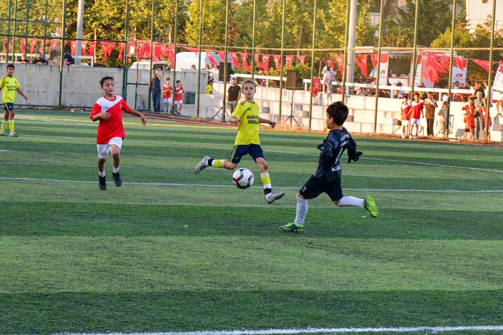 Esenyurt’ta minik kramponlardan büyük final 7 esenyurtta minik kramponlardan buyuk final 3 dacHn1kC
