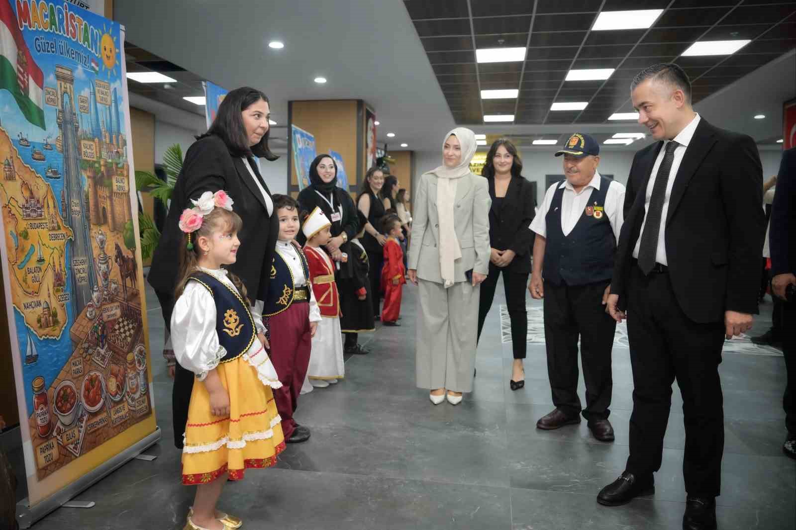 esenyurtta miniklere coskulu mezuniyet toreni 1 2aSev1ii