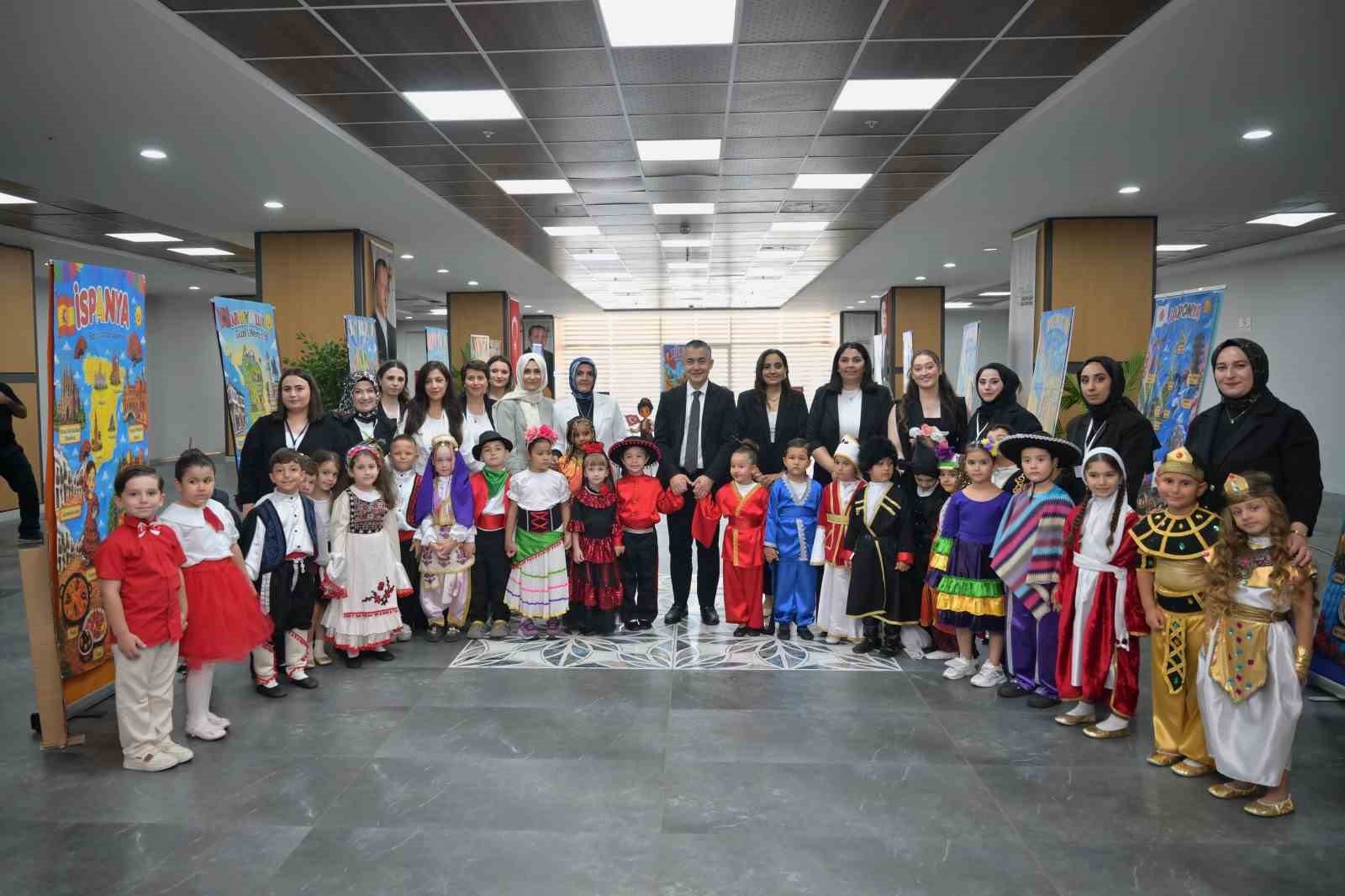 esenyurtta miniklere coskulu mezuniyet toreni 3 fYzua7nZ