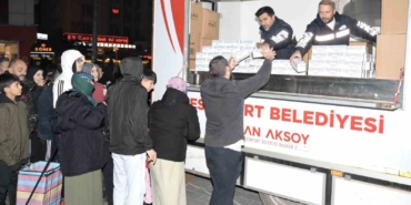 esenyurtta-mirac-kandilinde-gonuller-bir-oldu-Aiwr2es4.jpg