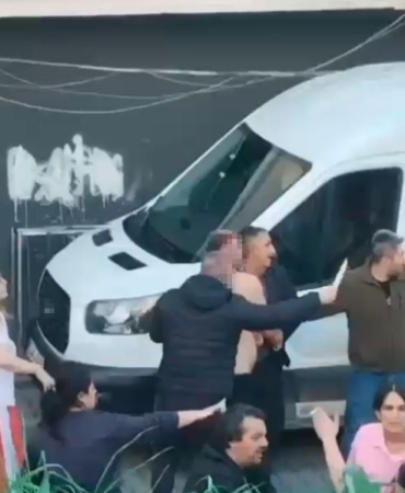 esenyurtta-park-yeri-kavgasinda-bicaklar-konustu-o-anlar-kamerada-7QVe5xYy.jpg
