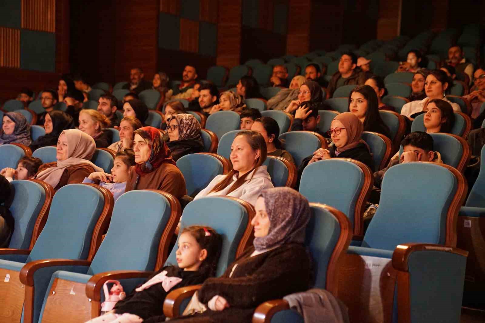 esenyurtta sarayi evlendirmek oyunu izleyiciden tam not aldi 3 YR4B7lzJ