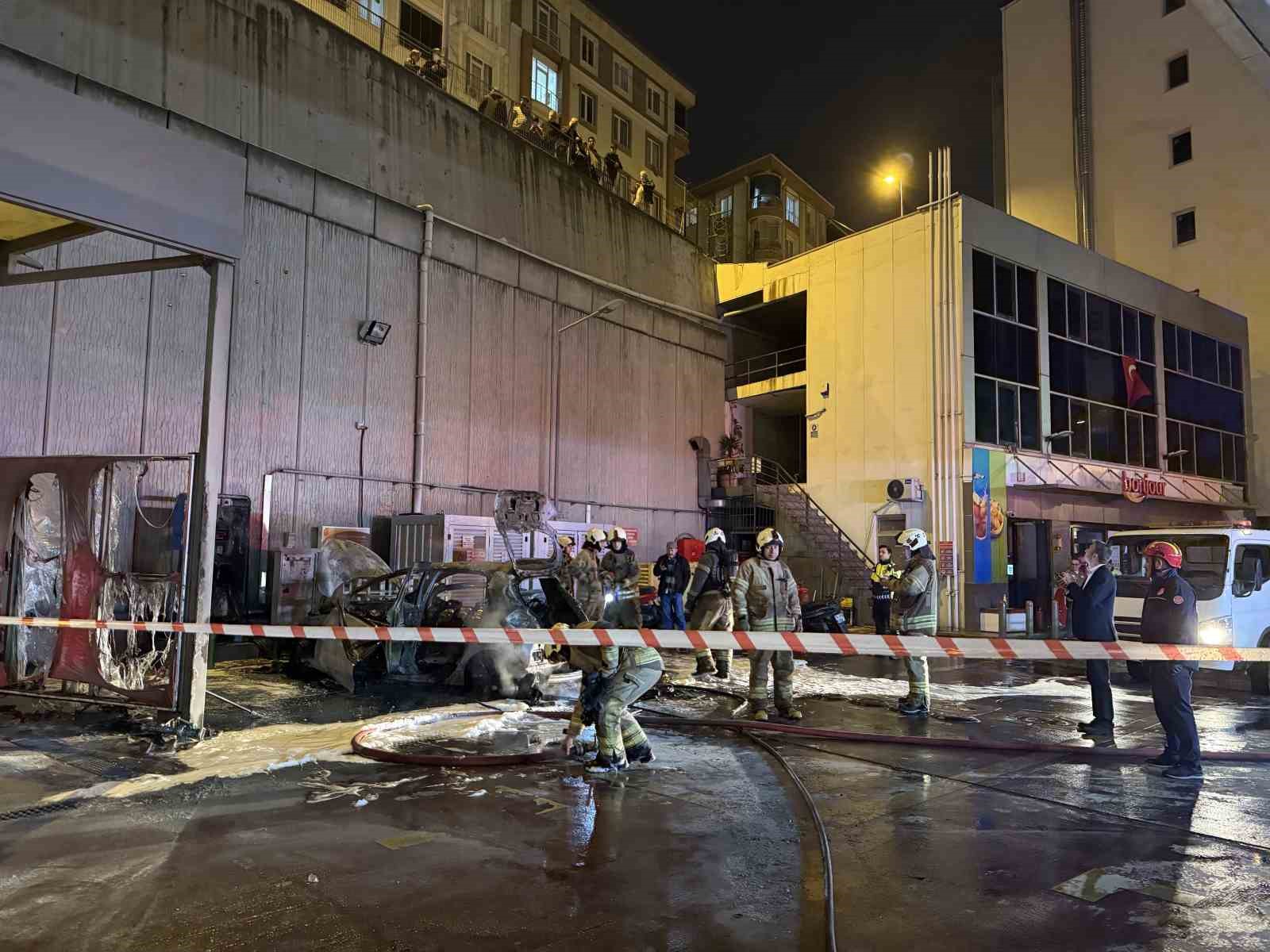 esenyurtta sarjda olan elektrikli arac alev alarak patladi 0